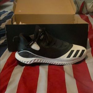 Icon V bounce MOLDED cleats